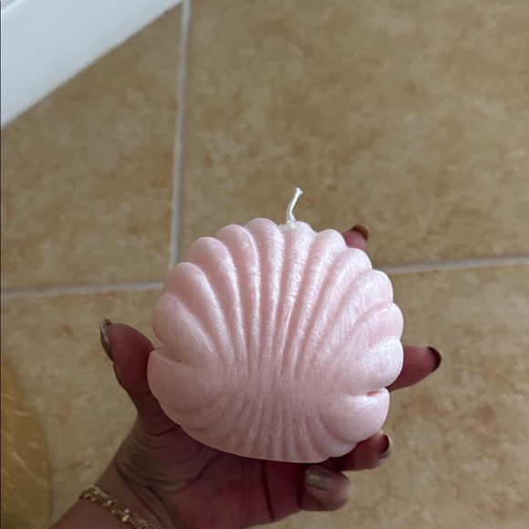 Pink Shell Candle - Picture 3 of 5